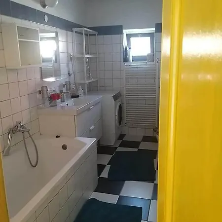 Cuki Haz A Szent Gyoergy Hegy Labanal Ferienhaus